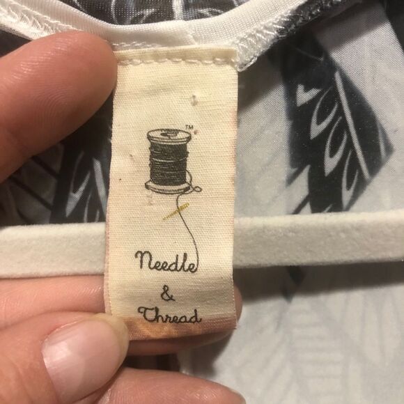 NEEDLE & THREAD V-NECK DRESS WOMENS SMALL - Picture 8 of 9